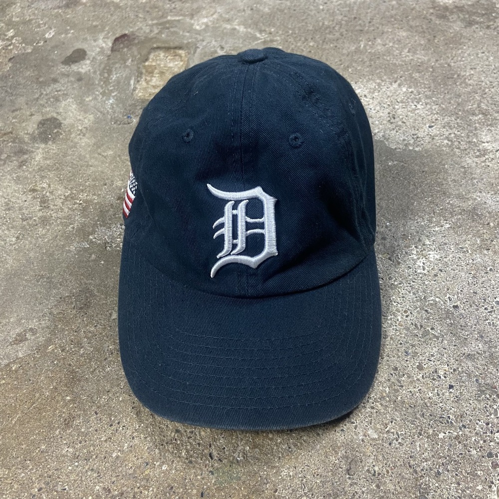MLB Fan Favorite Detroit Tigers Cap Strap Back Adjustable Navy Baseball Logo